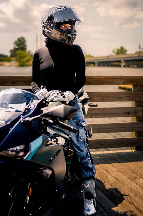 How I photograph motorsports as a woman